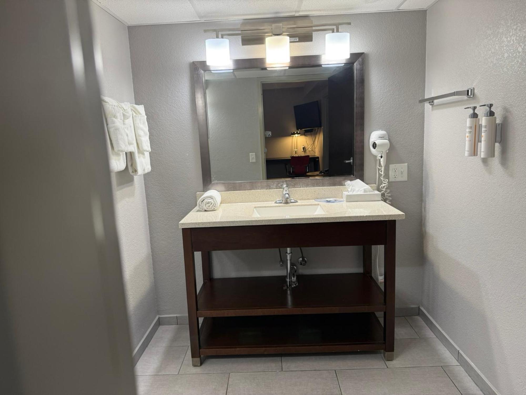 Sonesta Essential - Rapid City Room photo